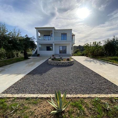 הוילה Kouramaditika Marianna'S House מראה חיצוני תמונה